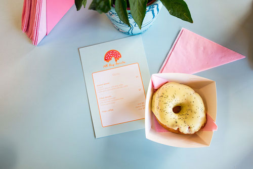 thiết kế menu cửa hàng donut
